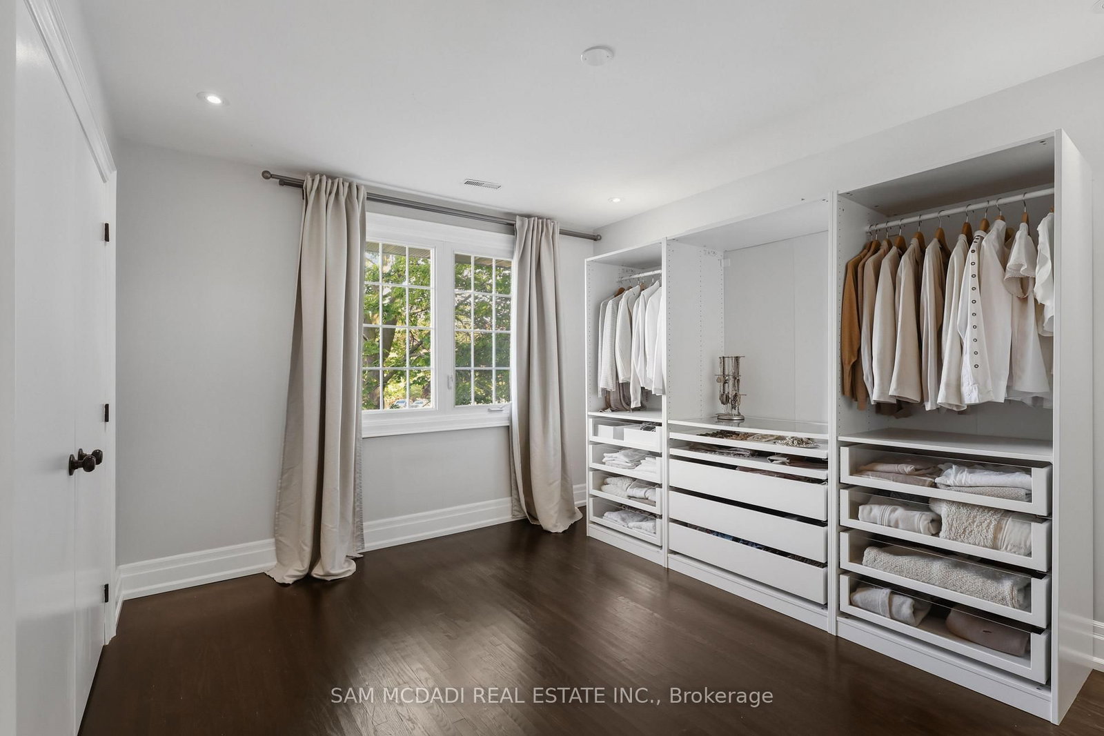1449 Truscott Drive • Mississauga, ON photo 23