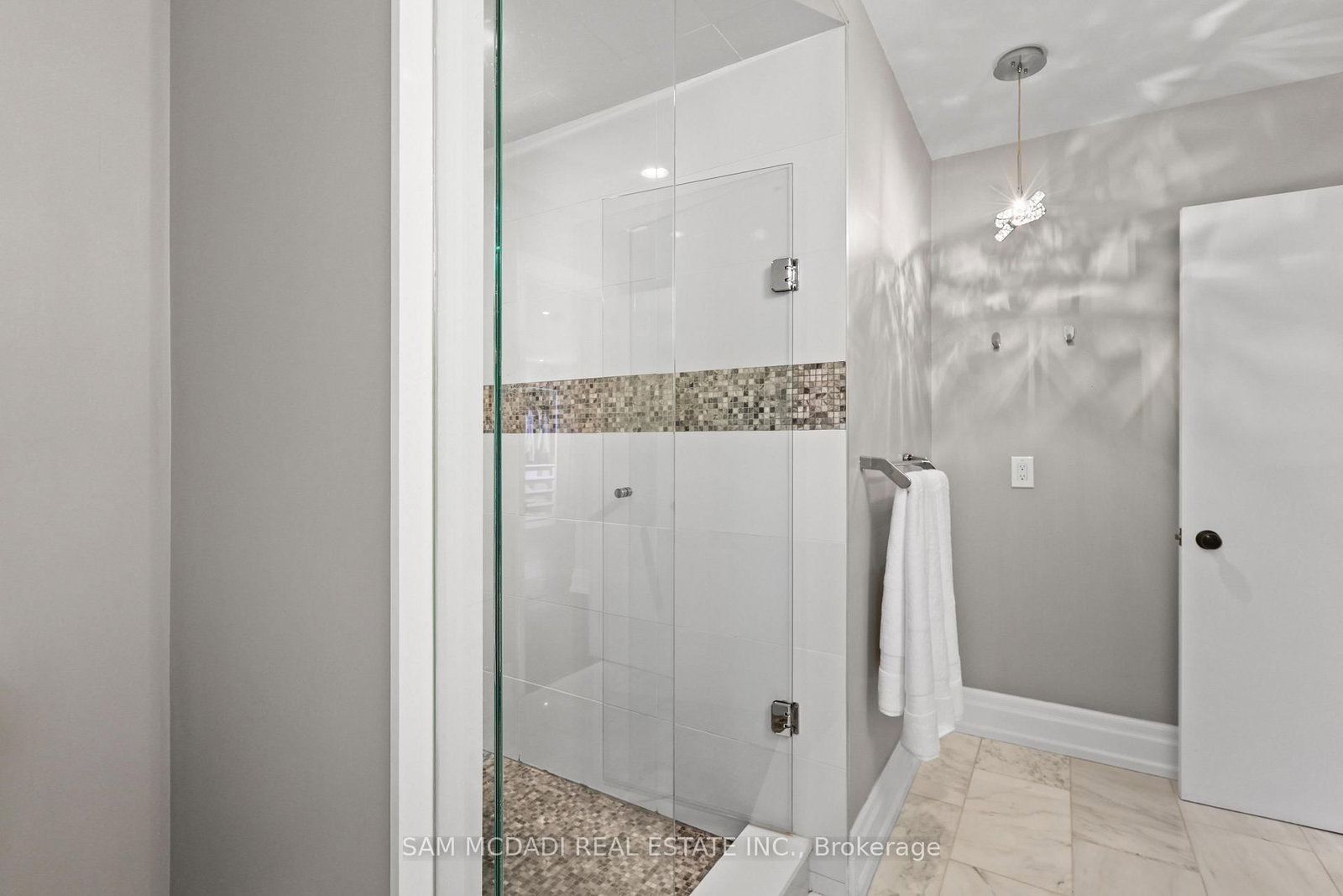 1449 Truscott Drive • Mississauga, ON photo 25