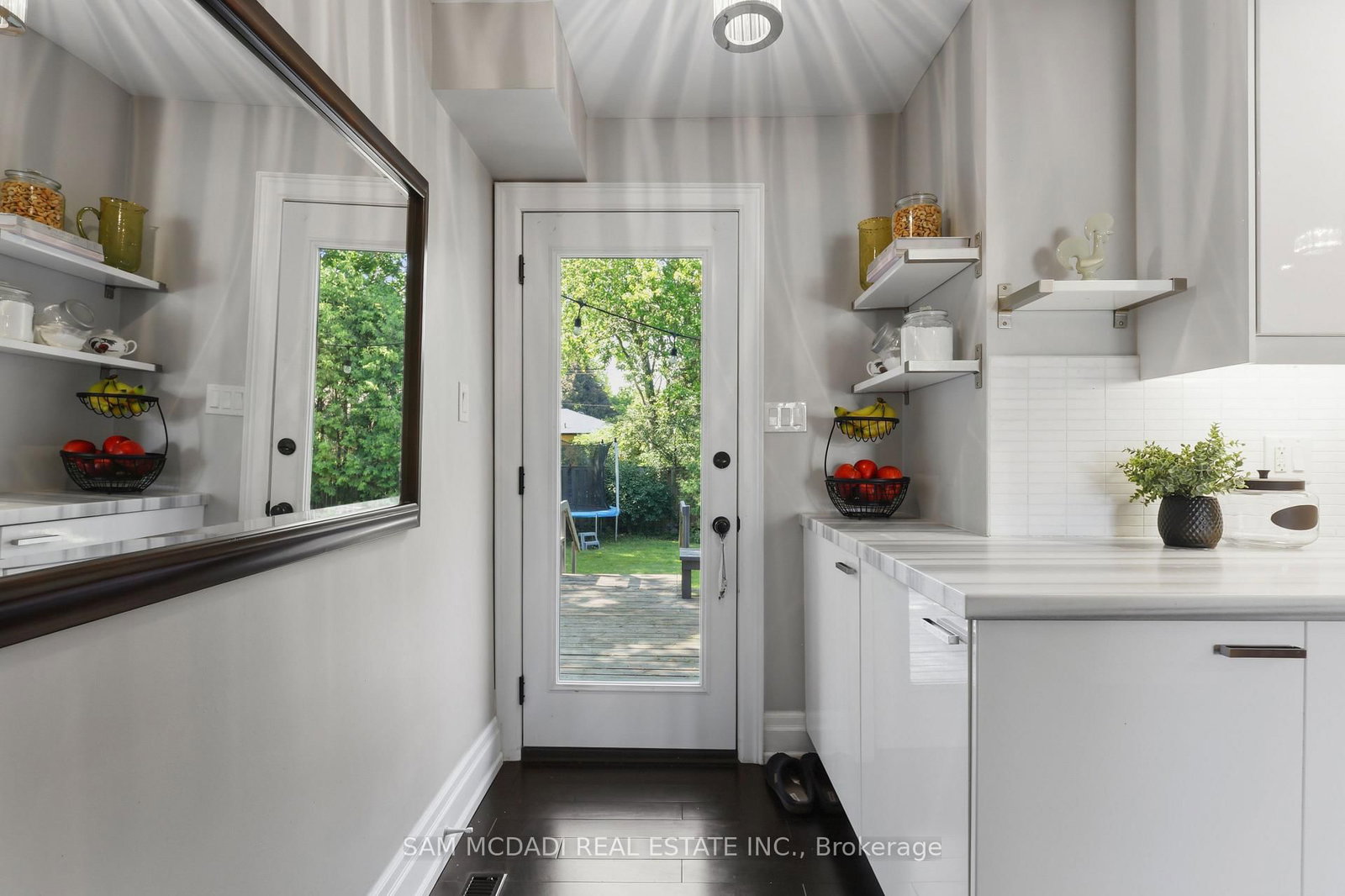 1449 Truscott Drive • Mississauga, ON photo 6