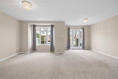 222 Septimus Heights • Milton, ON photo 9