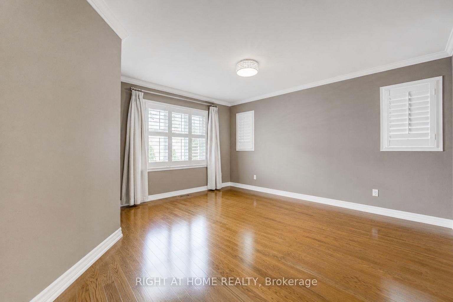 241 Lexington Road • Oakville, ON photo 13