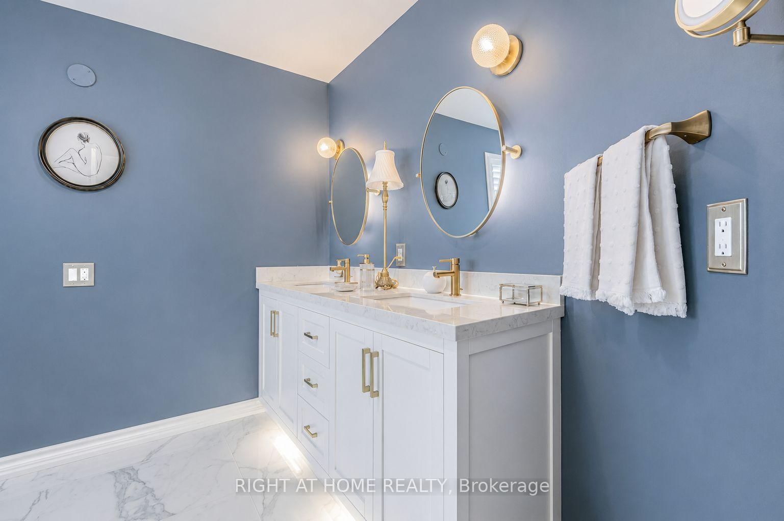 241 Lexington Road • Oakville, ON photo 16