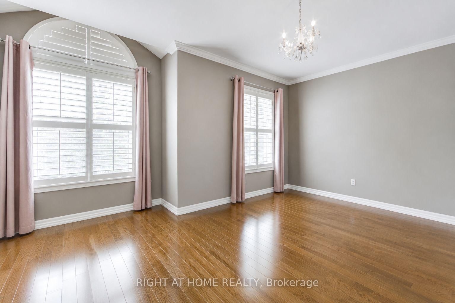 241 Lexington Road • Oakville, ON photo 18