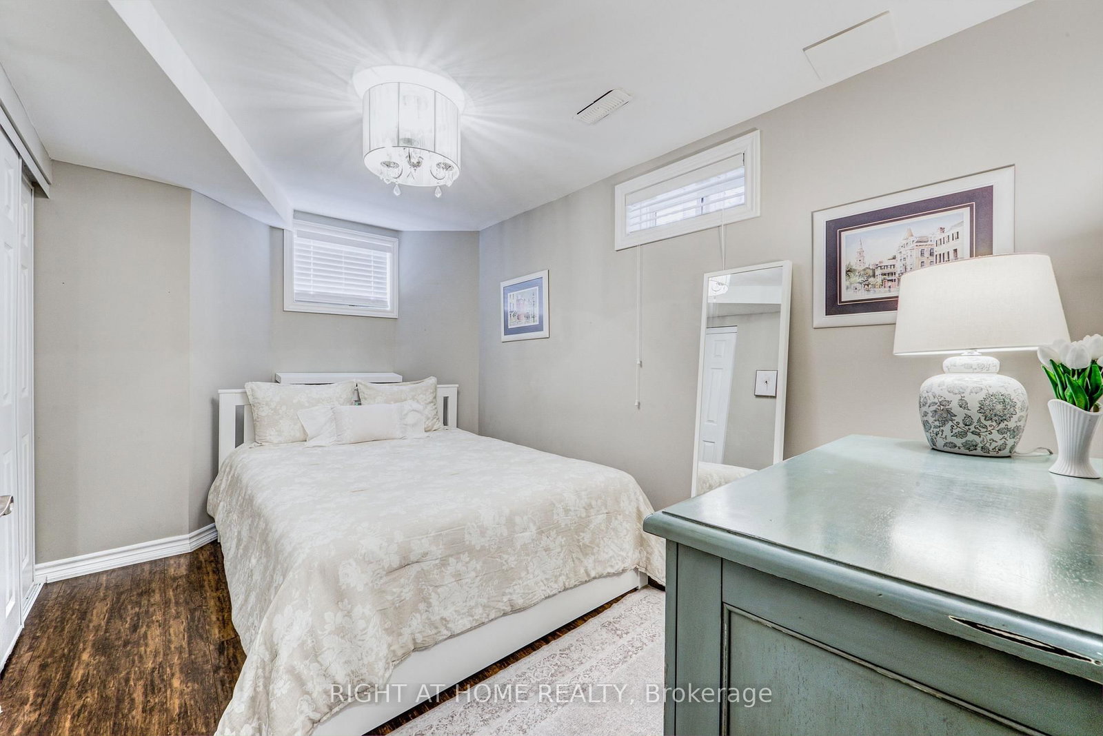 241 Lexington Road • Oakville, ON photo 25