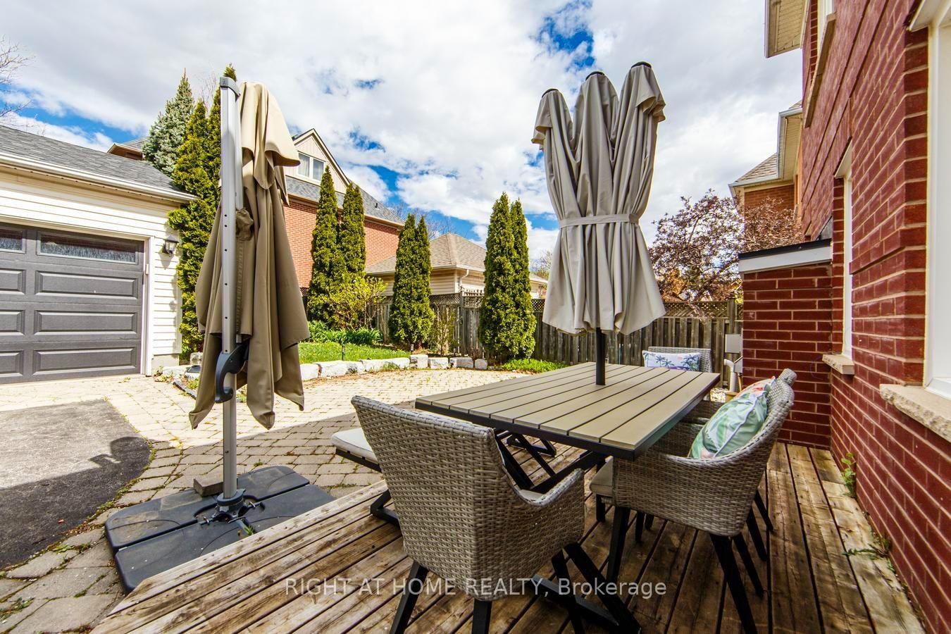 241 Lexington Road • Oakville, ON photo 29