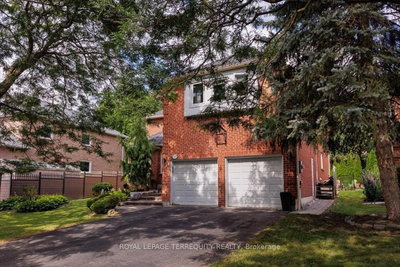1207 Dogwood Crescent • Oakville, ON photo 2