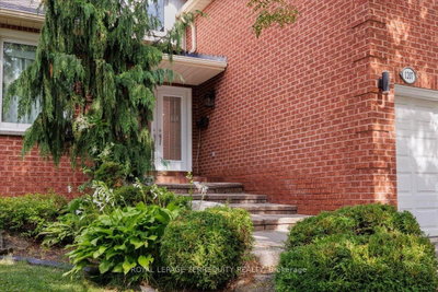 1207 Dogwood Crescent • Oakville, ON photo 3