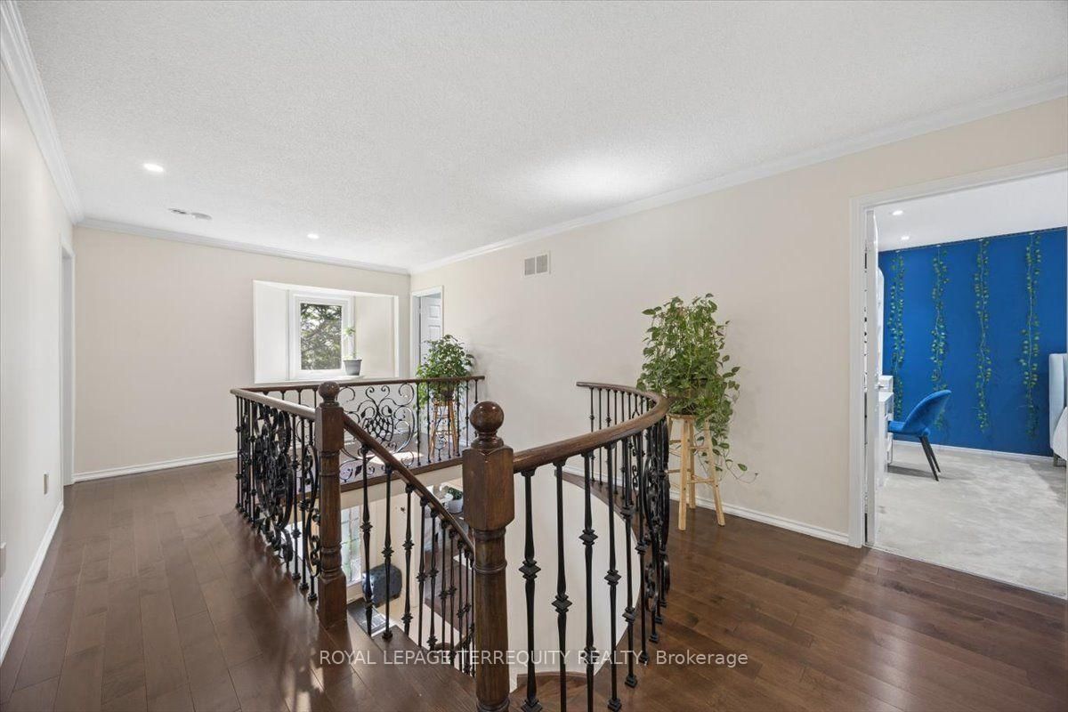 1207 Dogwood Crescent • Oakville, ON photo 30
