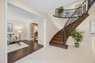 1207 Dogwood Crescent • Oakville, ON photo 6