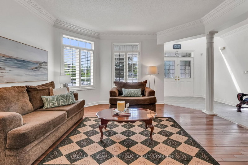 8 Vista View Court