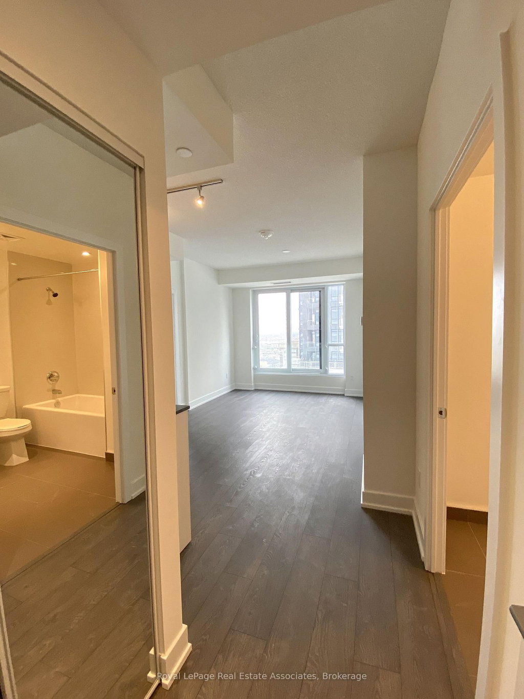 3101 - 7 Mabelle Avenue 4