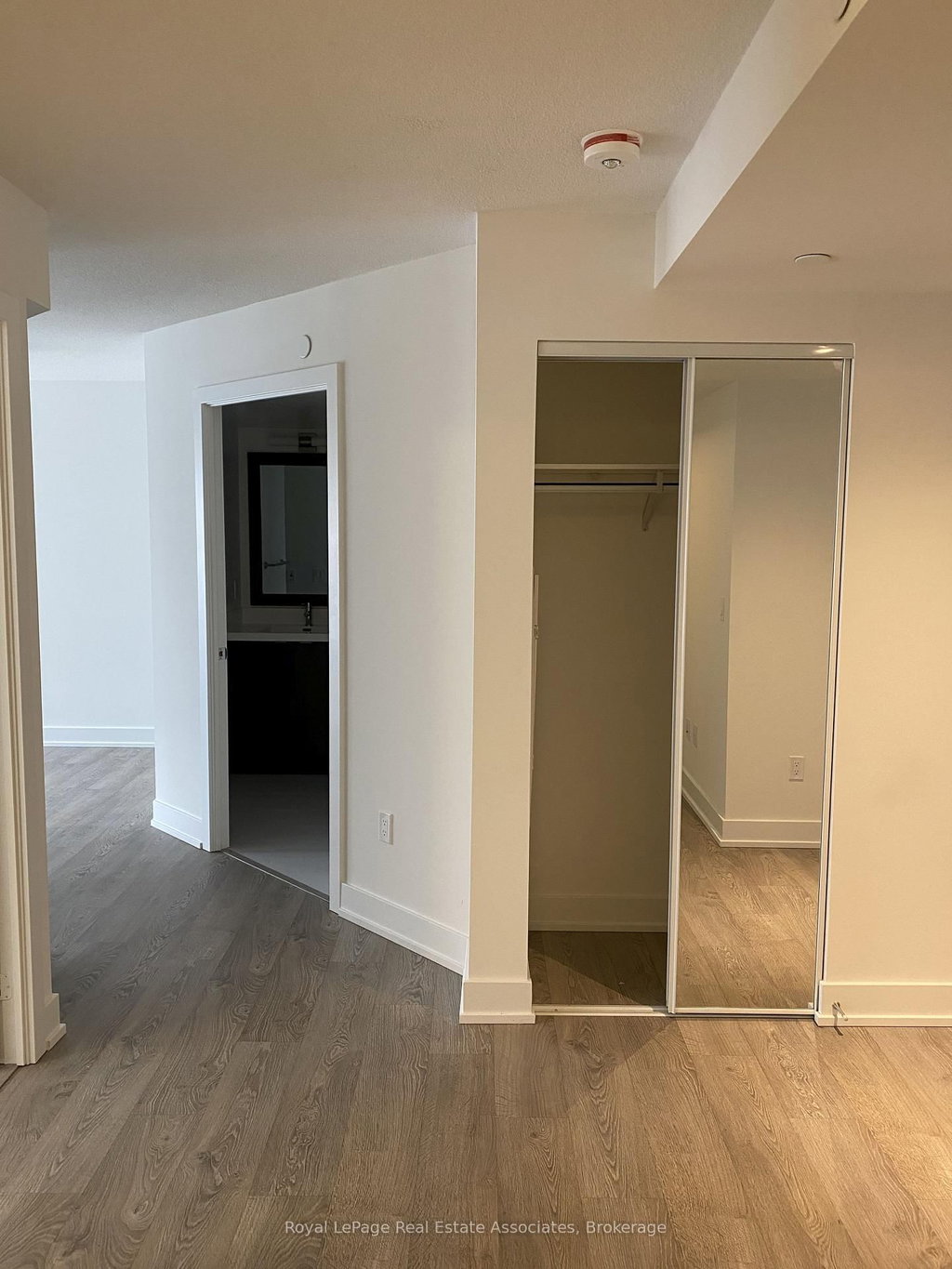 603 - 7 Mabelle Avenue 4