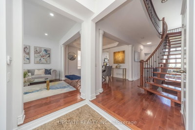 19 Eaglesprings Crescent • Brampton, ON photo 6