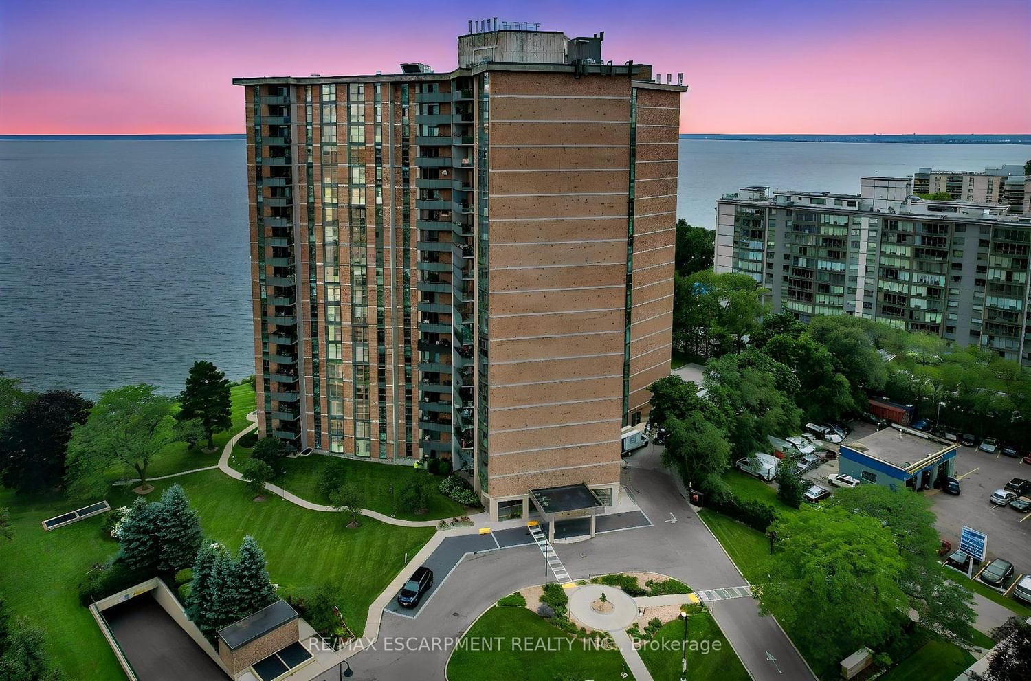 5250 Lakeshore Road • #1207 • Burlington, ON photo 1