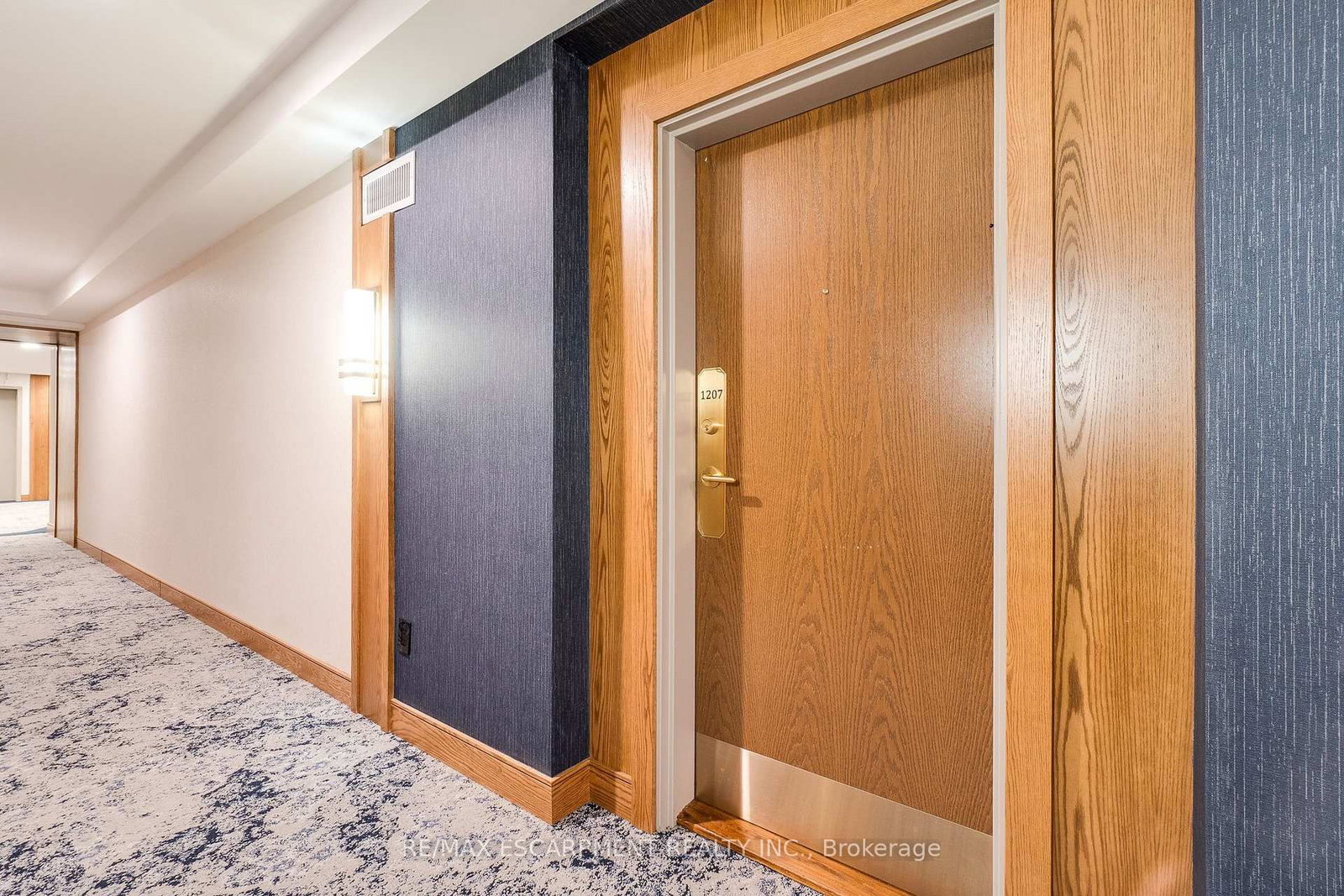 5250 Lakeshore Road • #1207 • Burlington, ON photo 5