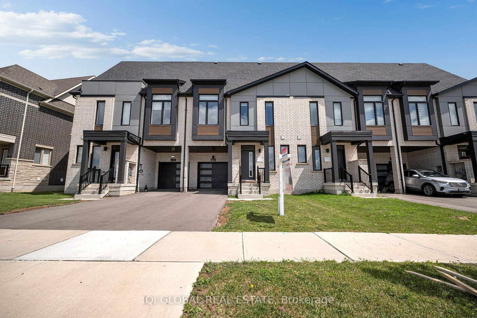 66 Settlers Road E • Oakville, ON photo 1