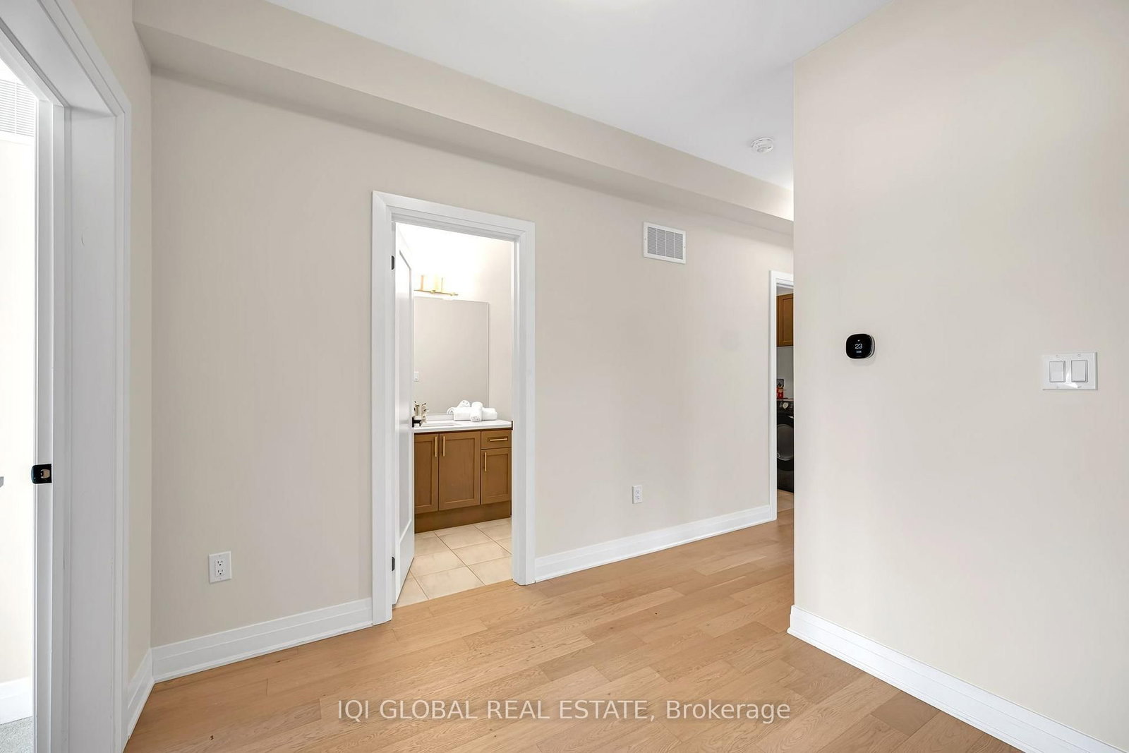 66 Settlers Road E • Oakville, ON photo 12