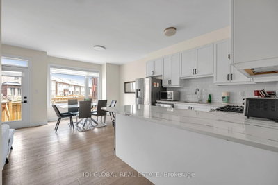 66 Settlers Road E • Oakville, ON photo 3