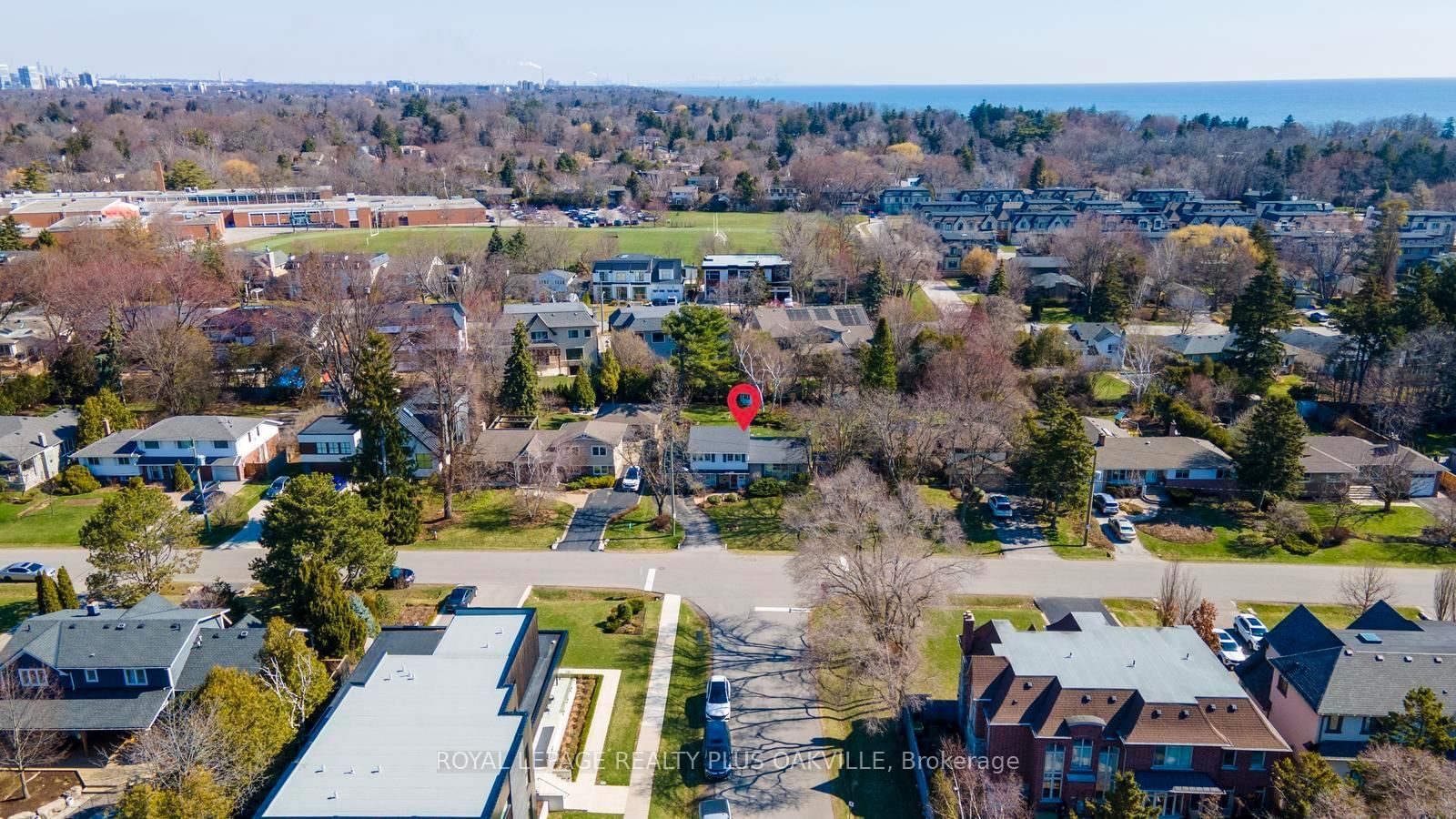 227 Sandwell Drive • Oakville, ON photo 11