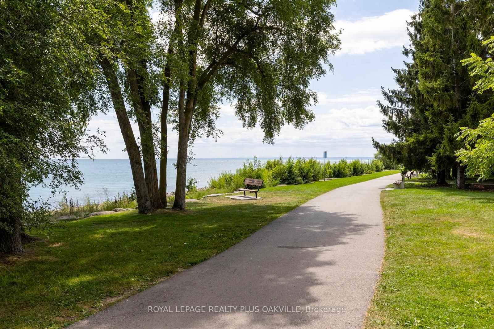 227 Sandwell Drive • Oakville, ON photo 13