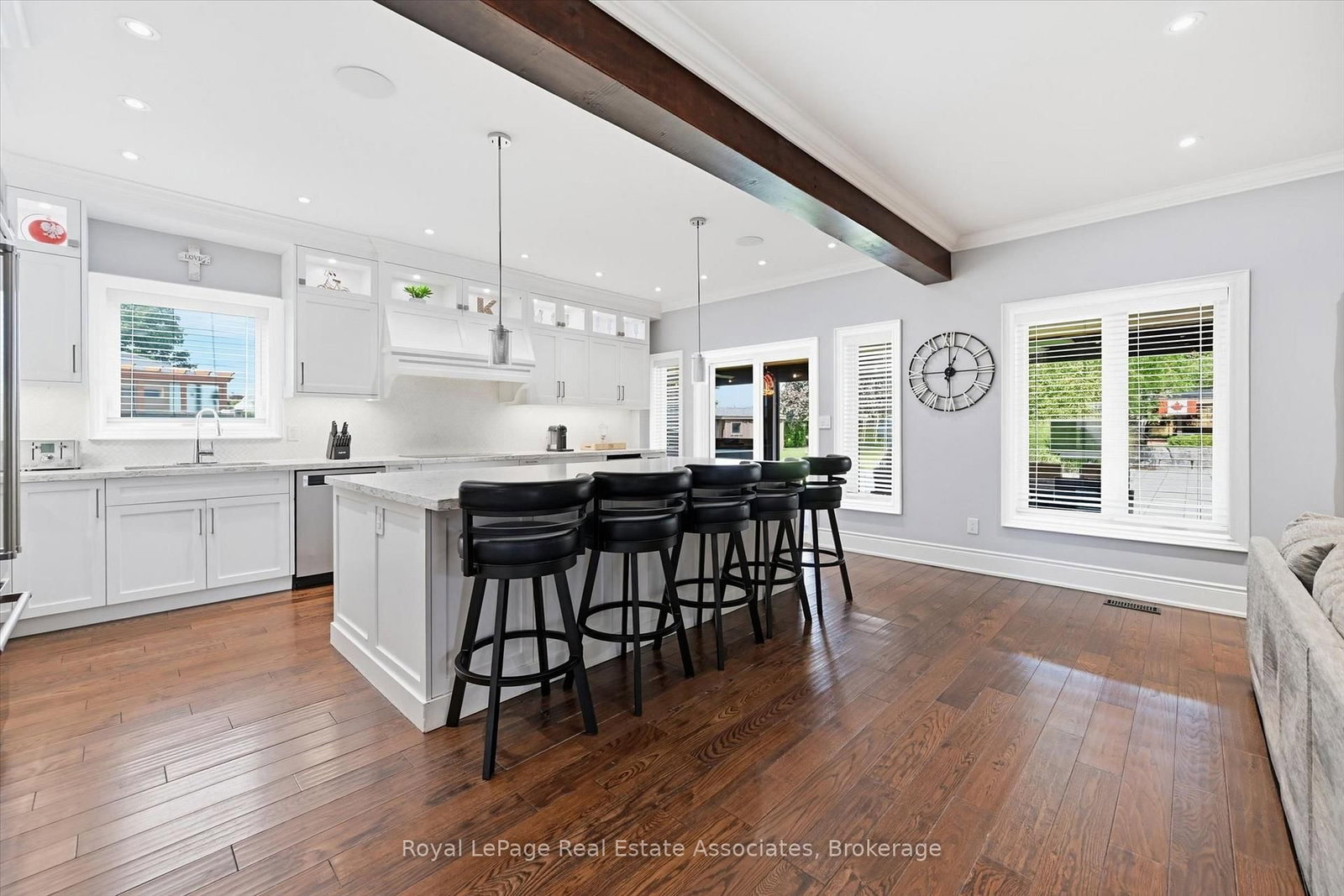 2312 Ridgeview Court • Burlington, ON photo 8