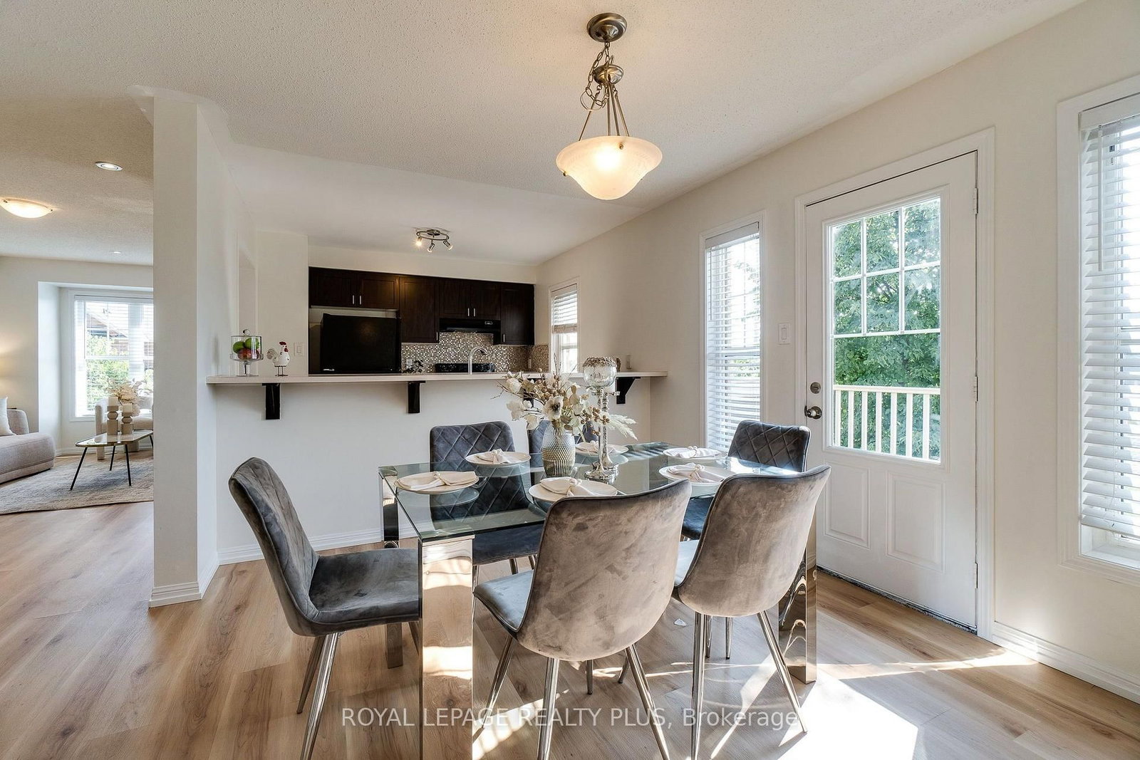 501 Cavanagh Lane • Milton, ON photo 11