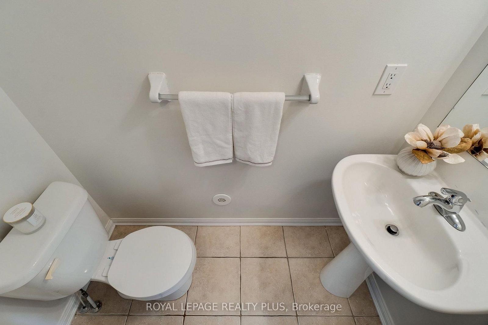 501 Cavanagh Lane • Milton, ON photo 14