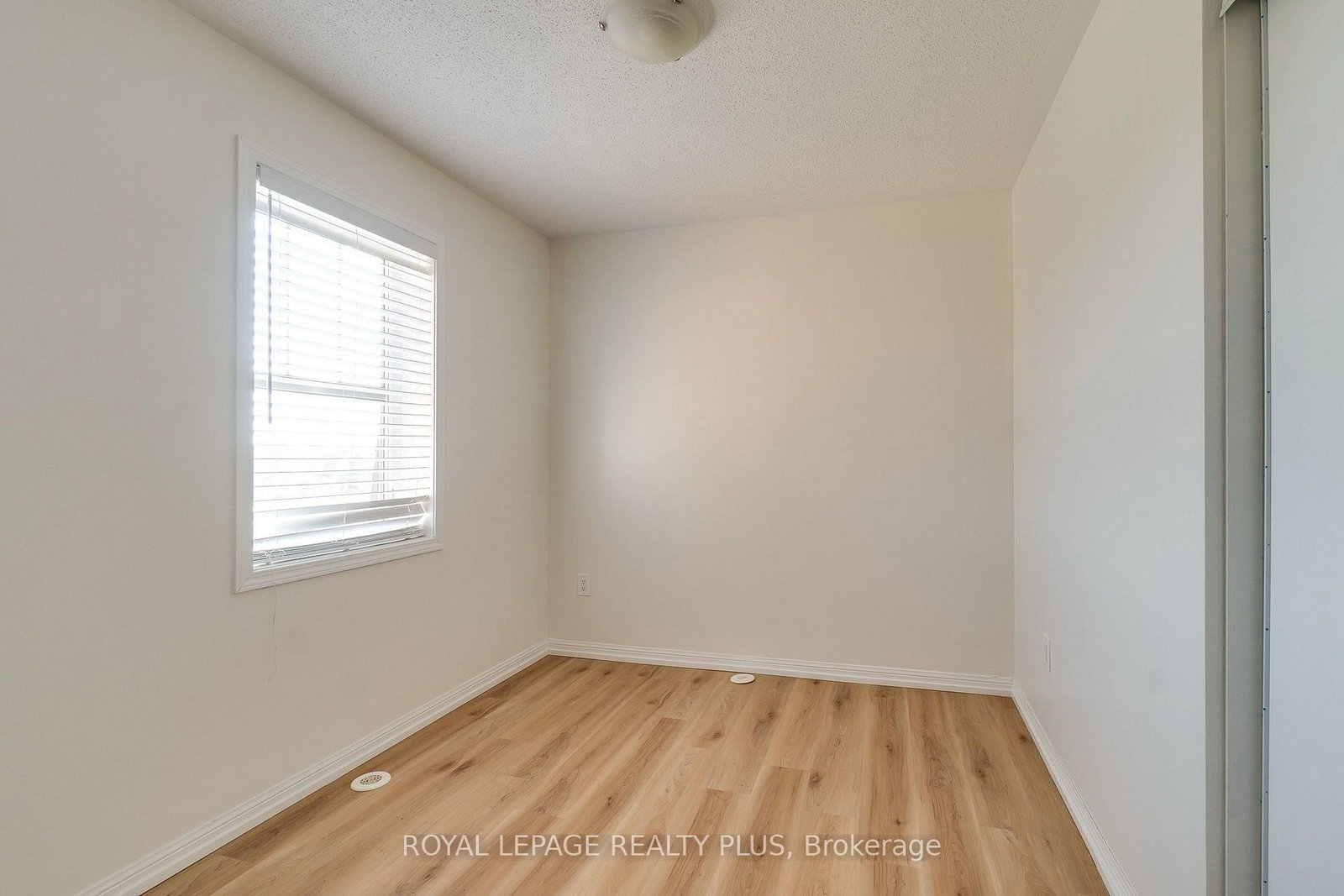 501 Cavanagh Lane • Milton, ON photo 20