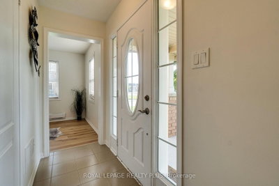 501 Cavanagh Lane • Milton, ON photo 3