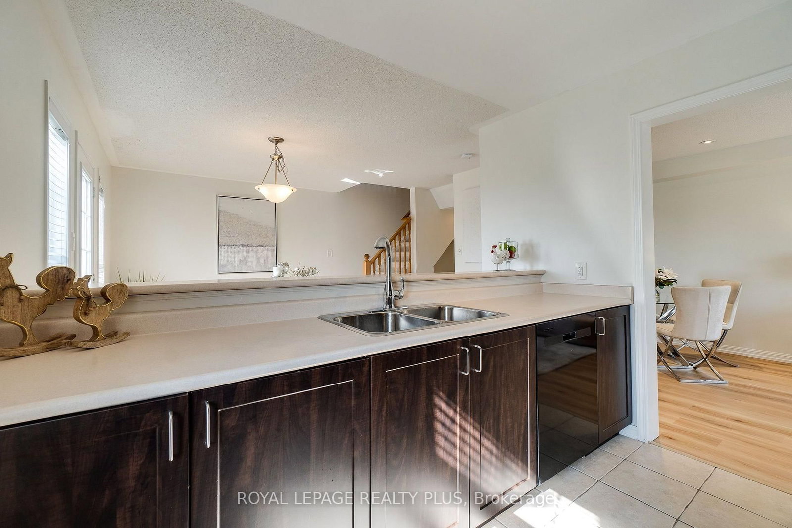 501 Cavanagh Lane • Milton, ON photo 9