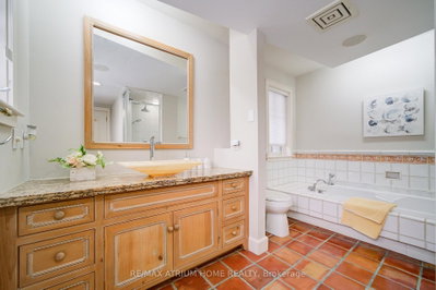 223 Trelawn Oakville,ON L6J 4R3 — Photo 15