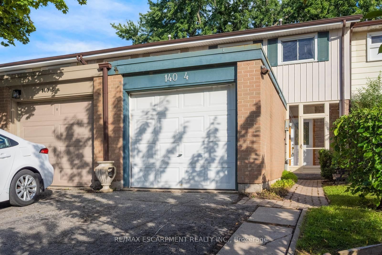 140 Ripley Court • #4 • Oakville, ON photo 2