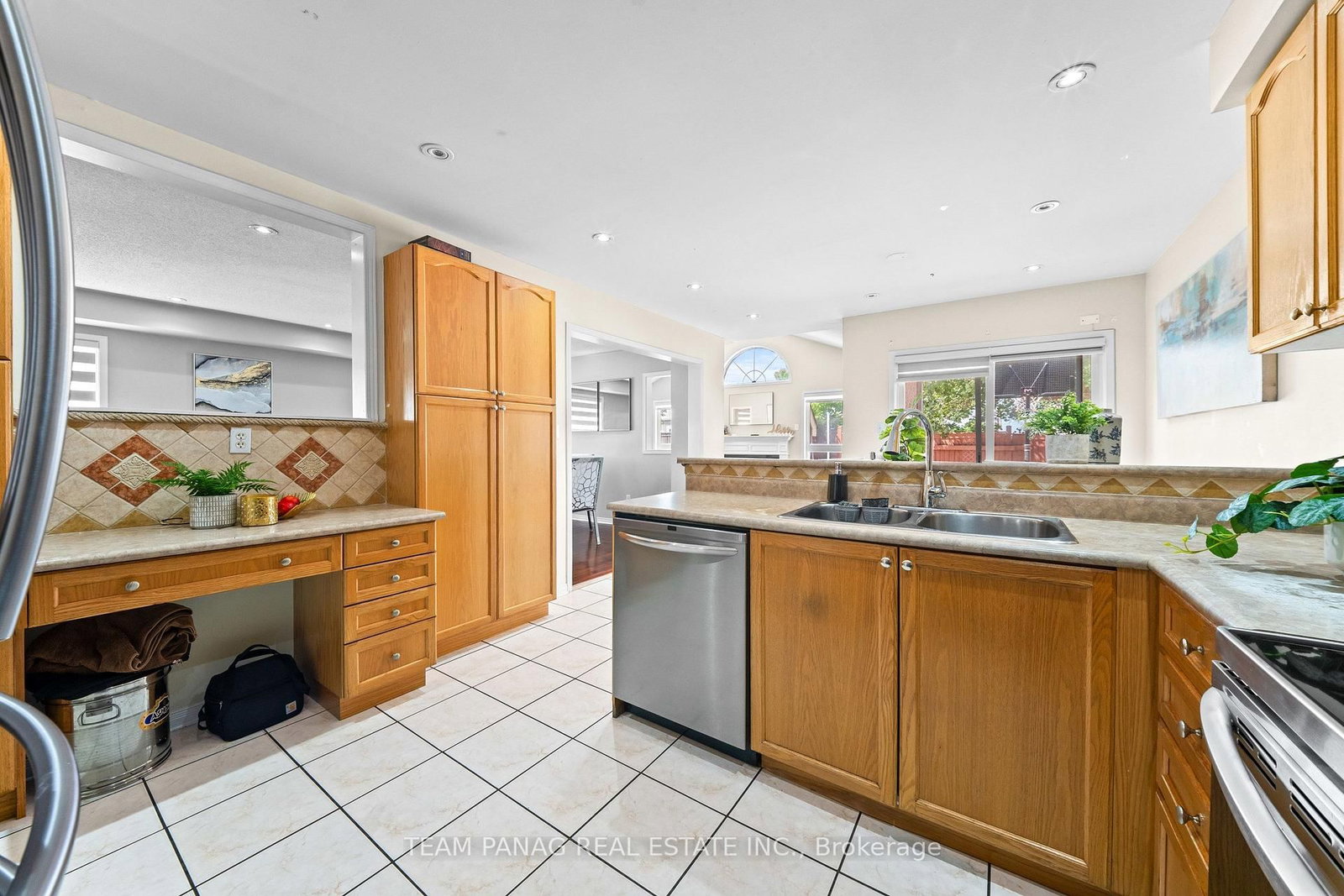 48 Sweet Clover Crescent • Brampton, ON photo 14