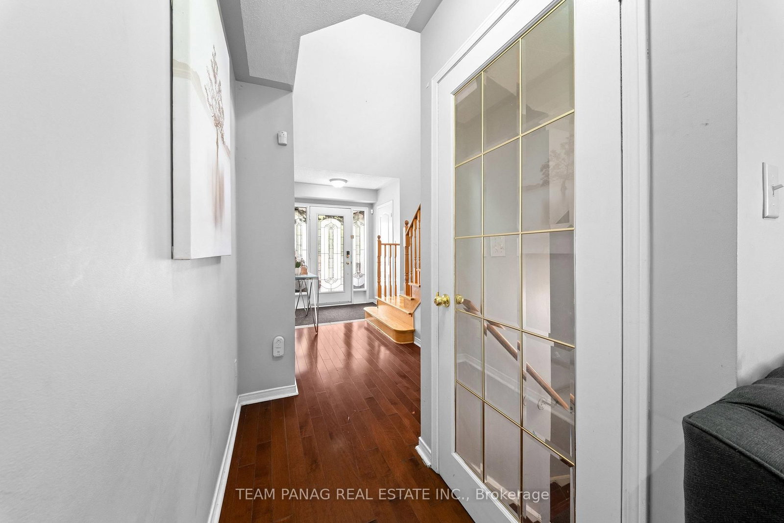 48 Sweet Clover Crescent • Brampton, ON photo 5