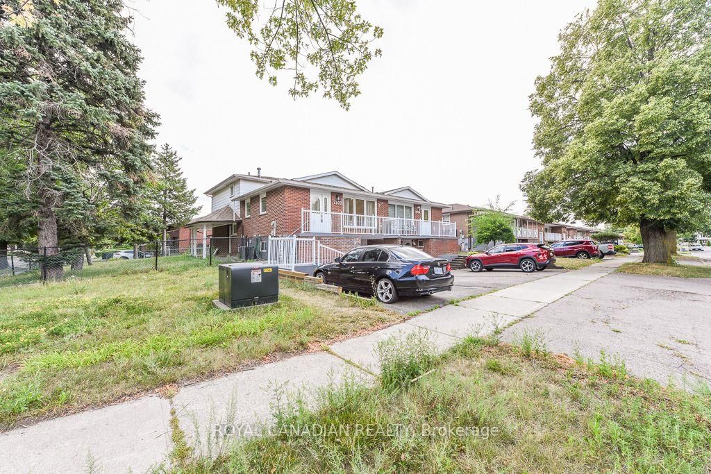 7700 Kittridge Drive • Mississauga, ON photo 3