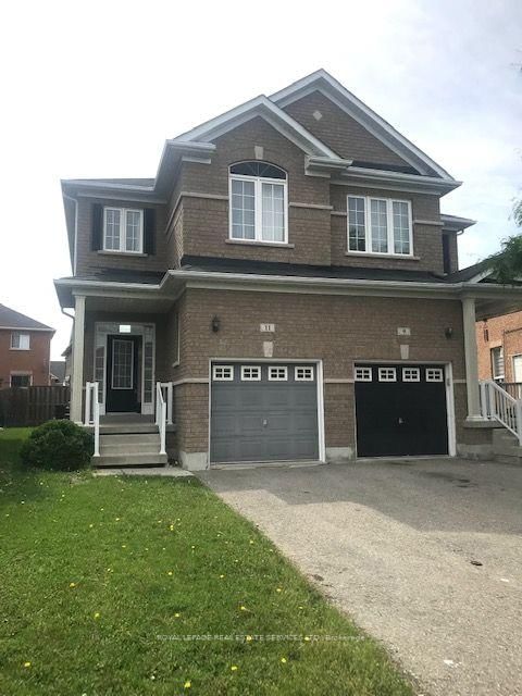 11 Calm Waters Crescent
