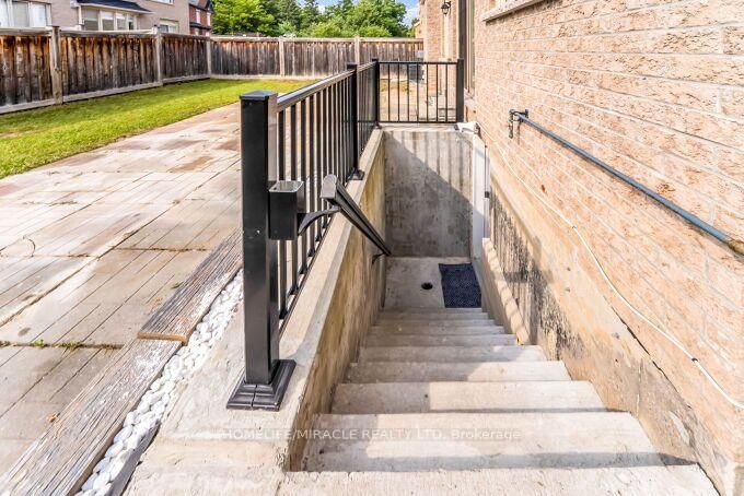 14 Bonnie Braes Drive • Brampton, ON photo 36