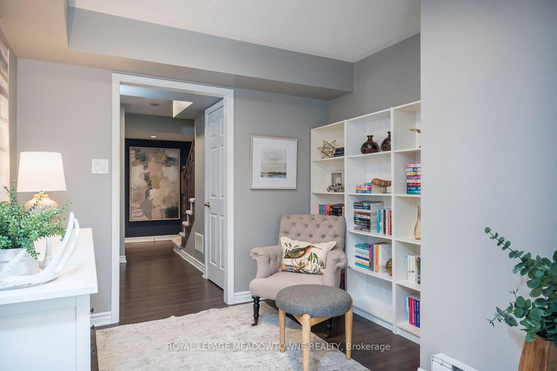275 Eves Gate