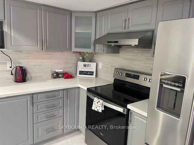 Detached House for lease at BSMT-18 Fenflower Court, Brampton, Ontario, L7A 1H3 - Snelgrove - MLS: W13697384