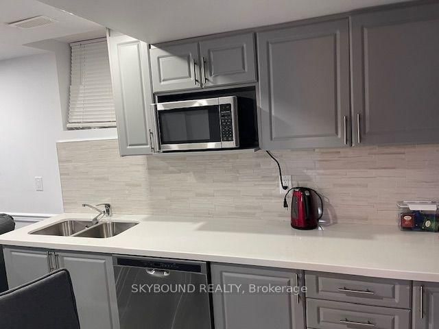 Detached House for lease at BSMT-18 Fenflower Court, Brampton, Ontario, L7A 1H3 - Snelgrove - MLS: W13697384