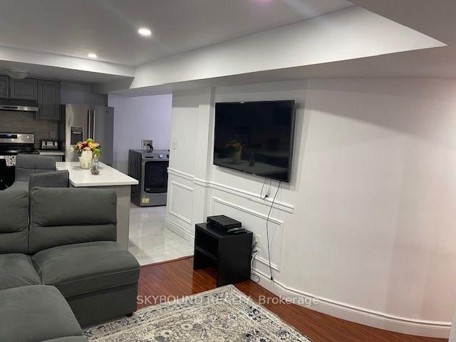 Detached House for lease at BSMT-18 Fenflower Court, Brampton, Ontario, L7A 1H3 - Snelgrove - MLS: W13697384