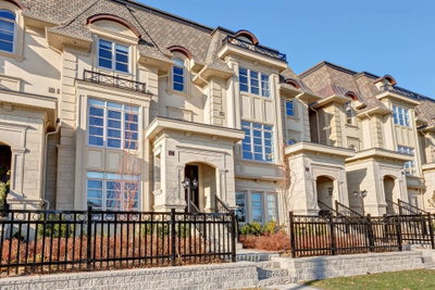 287 Rebecca Oakville,ON L6K 0G9 — Photo 1