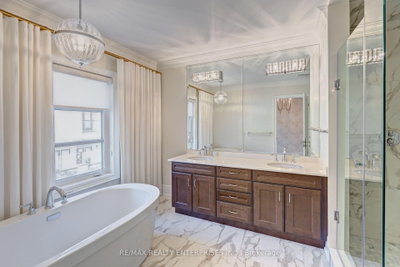 287 Rebecca Oakville,ON L6K 0G9 — Photo 14