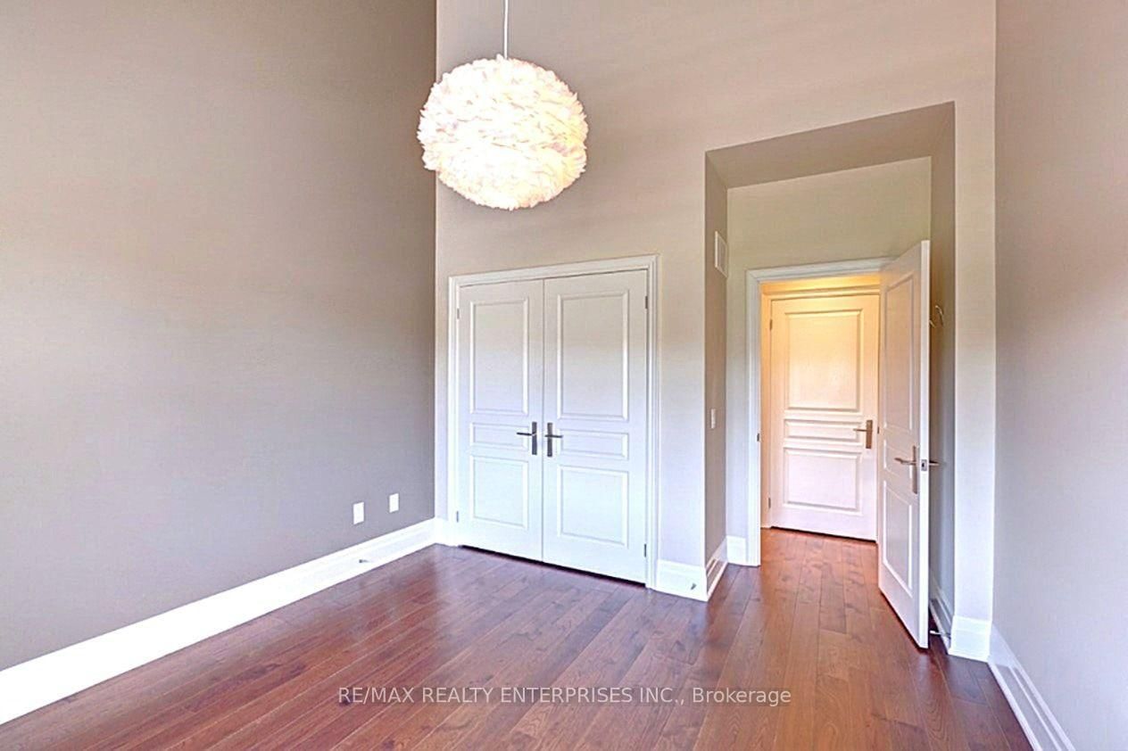 287 Rebecca Oakville,ON L6K 0G9 — Photo 17