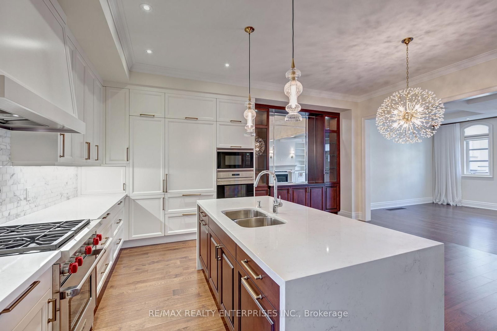 287 Rebecca Oakville,ON L6K 0G9 — Photo 4