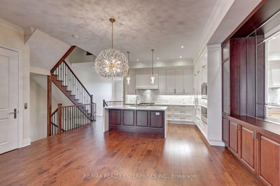 287 Rebecca Oakville,ON L6K 0G9 — Photo 7