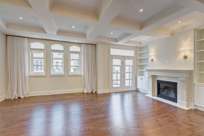 287 Rebecca Oakville,ON L6K 0G9 — Photo 8
