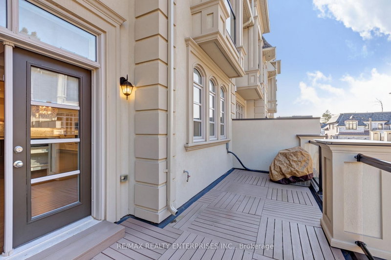 287 Rebecca Oakville,ON L6K 0G9 — Photo 9