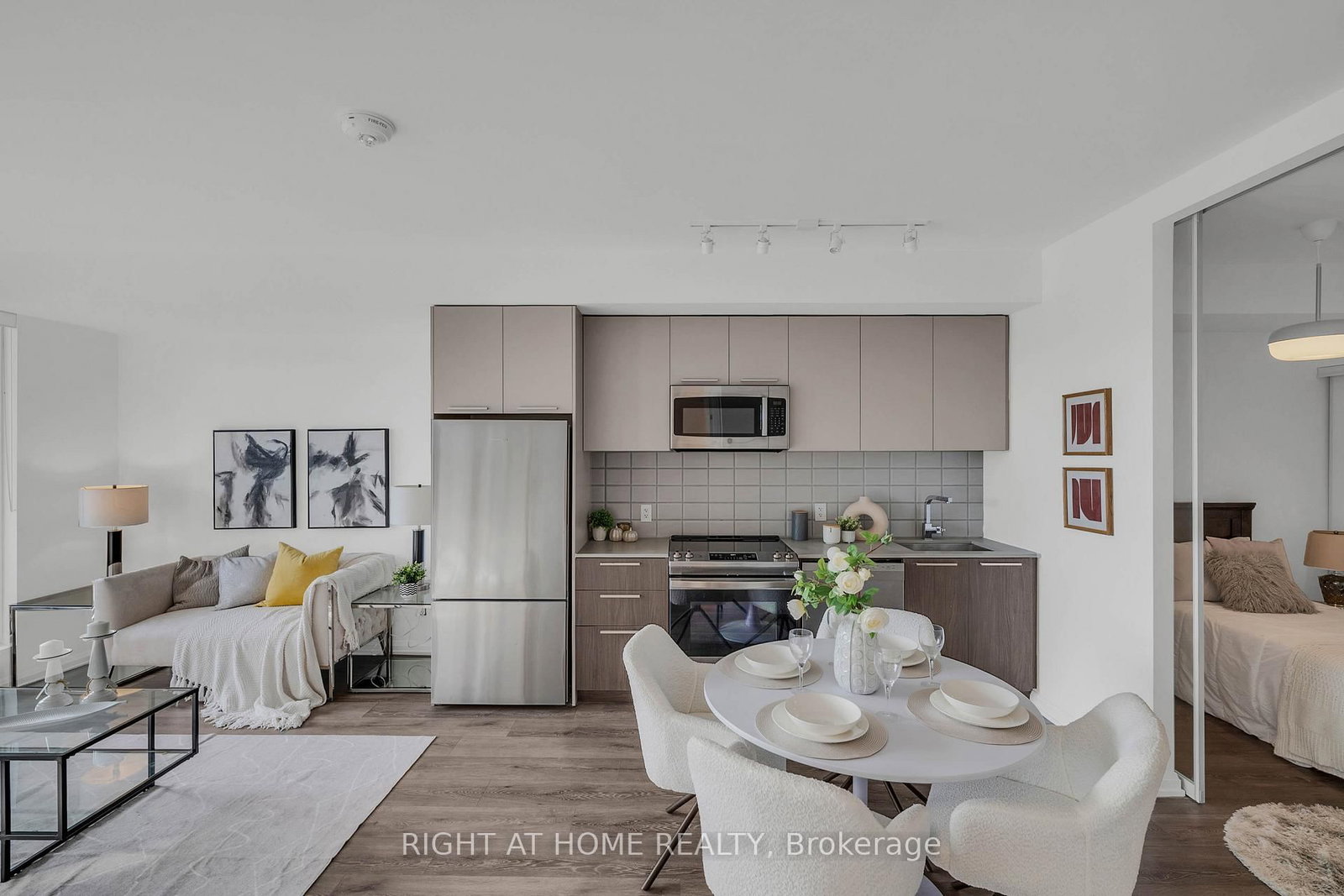 4208 Dundas Street W • #414 • Toronto, ON photo 15