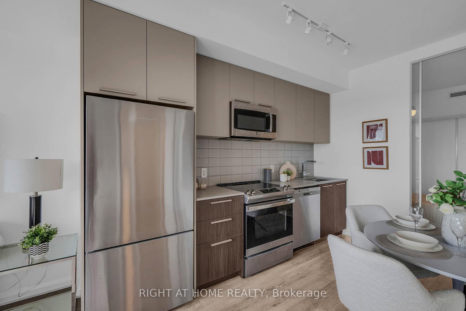 4208 Dundas Street W • #414 • Toronto, ON photo 16